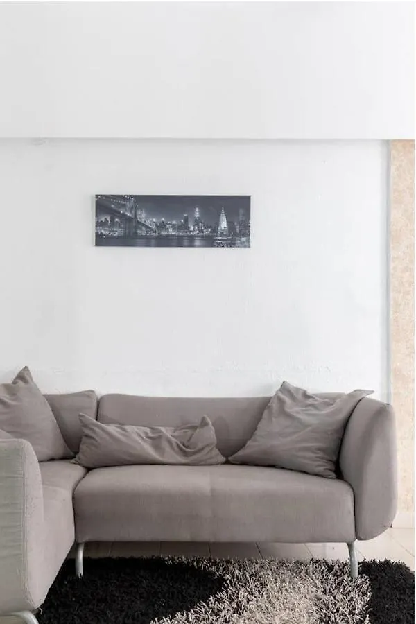 2Bd- Perfect Location With Square View Apartment Thessaloniki